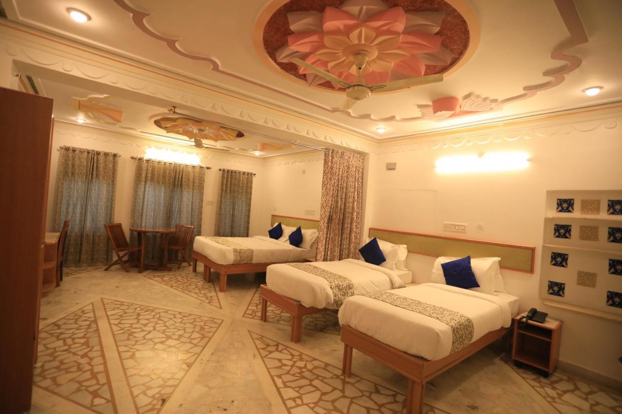 The Kesar Niwas Hotel Udaipur Bagian luar foto