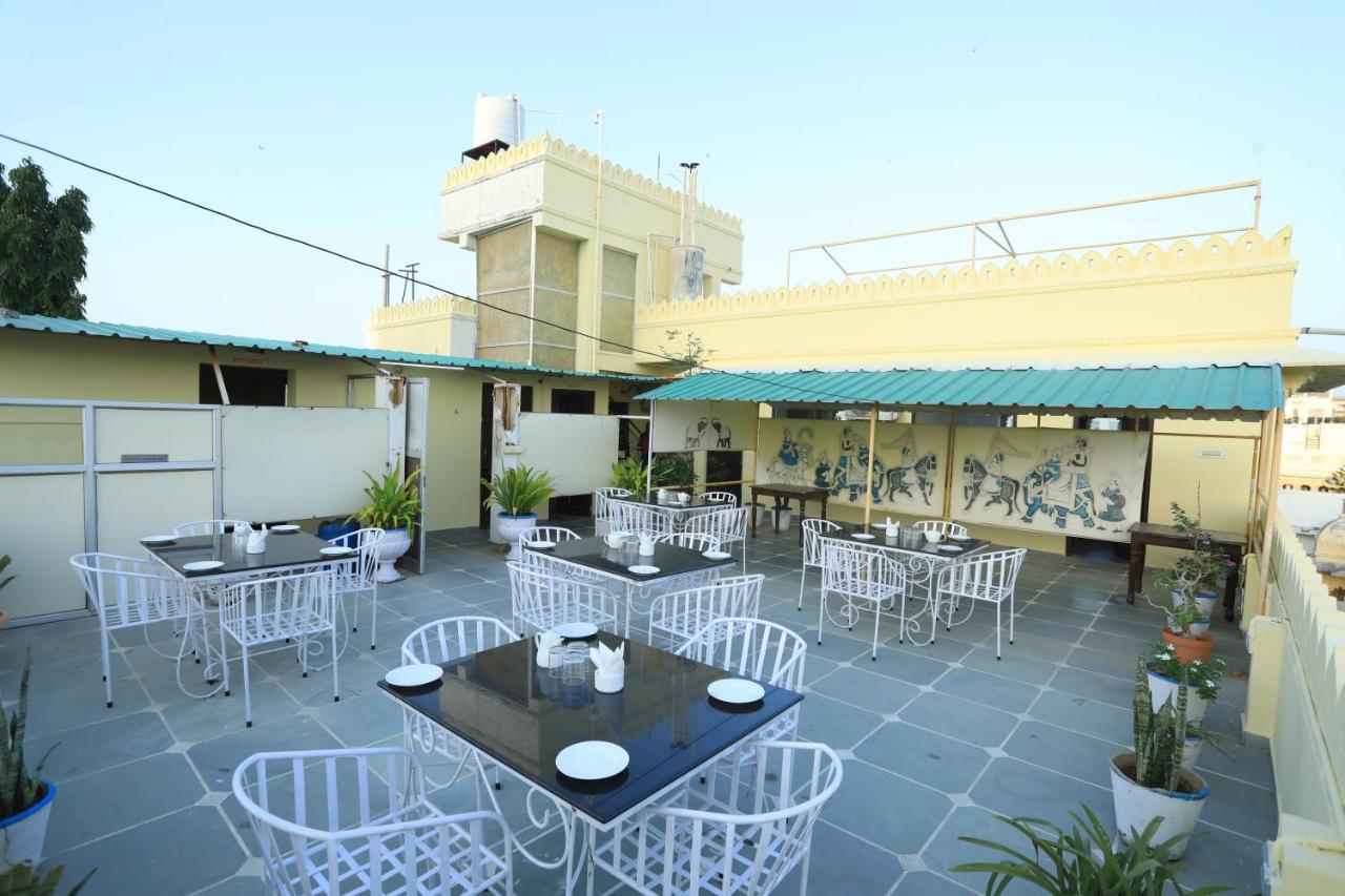 The Kesar Niwas Hotel Udaipur Bagian luar foto