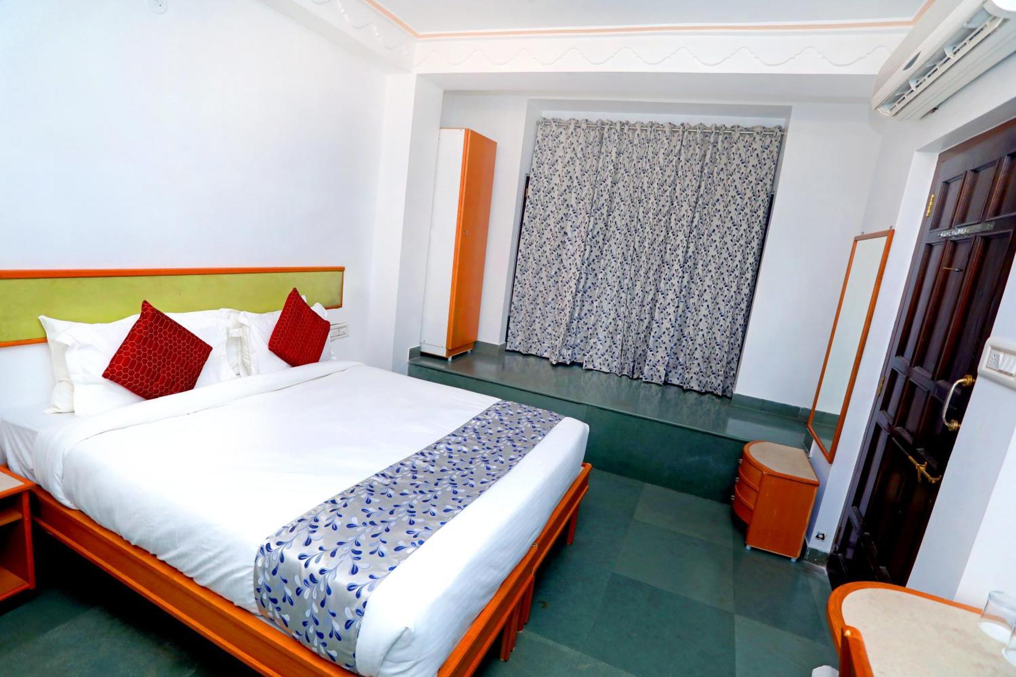 The Kesar Niwas Hotel Udaipur Bagian luar foto