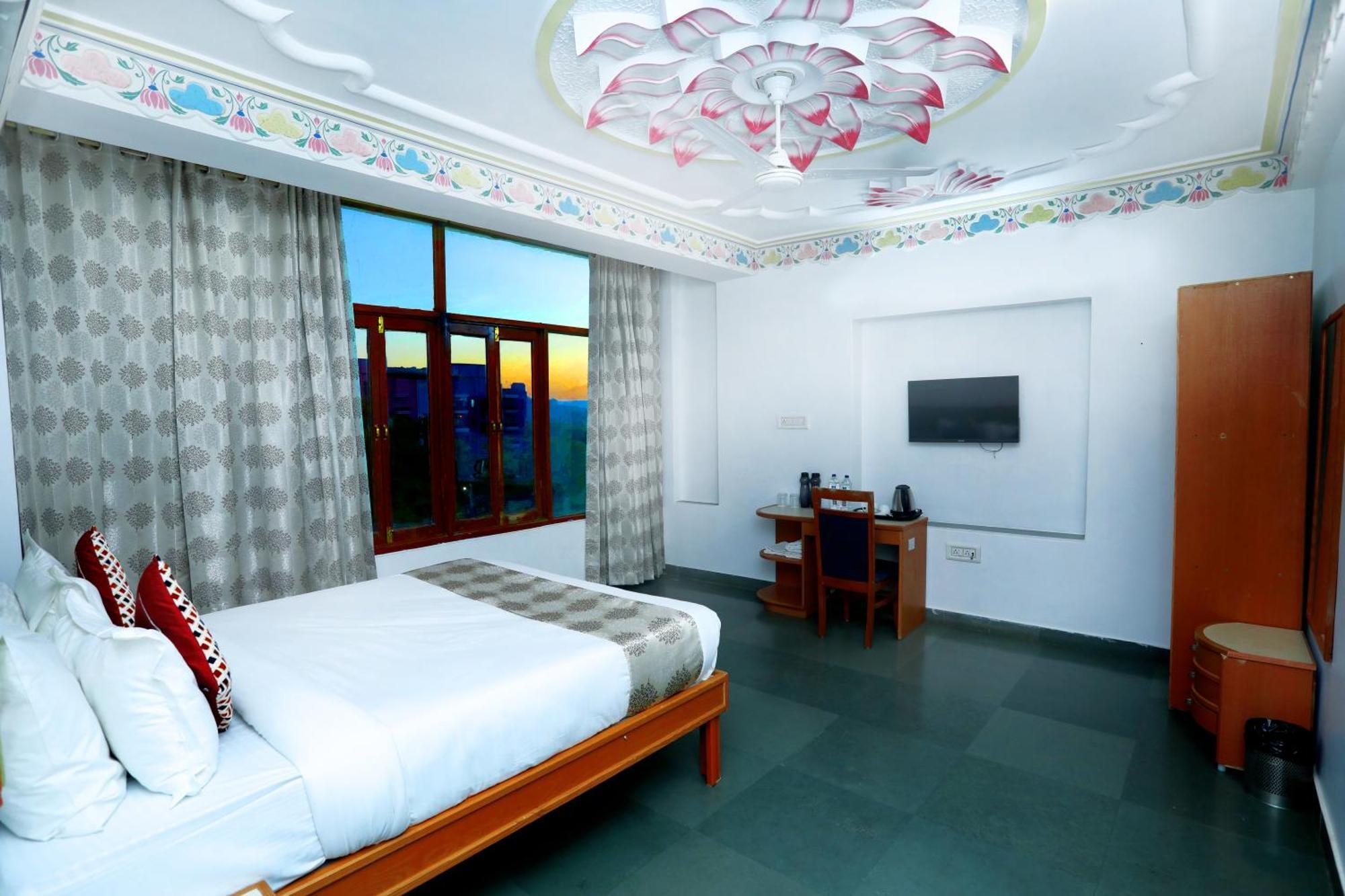The Kesar Niwas Hotel Udaipur Bagian luar foto
