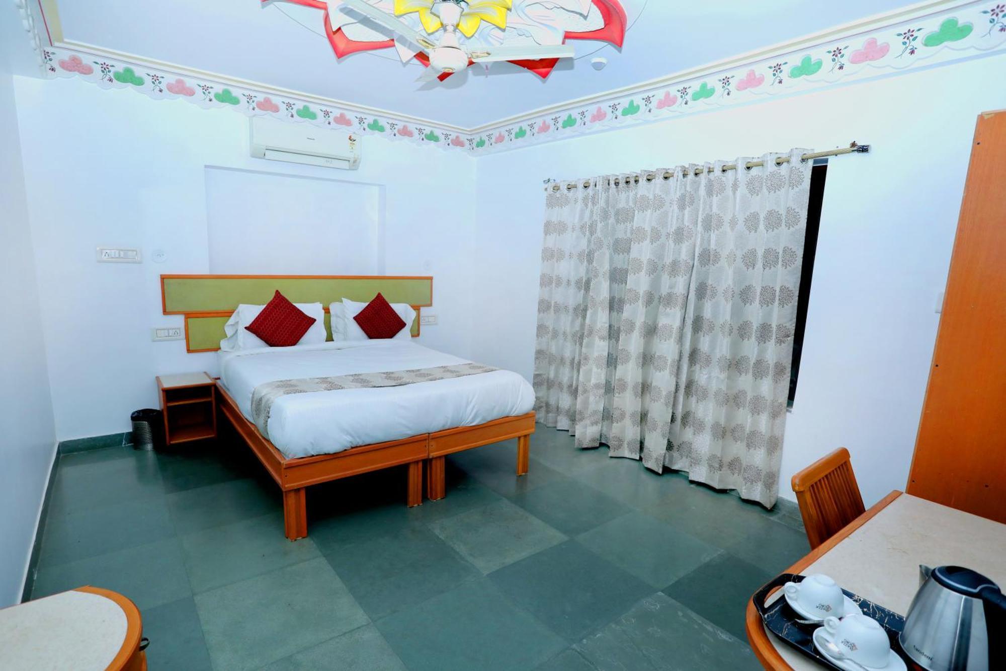The Kesar Niwas Hotel Udaipur Bagian luar foto