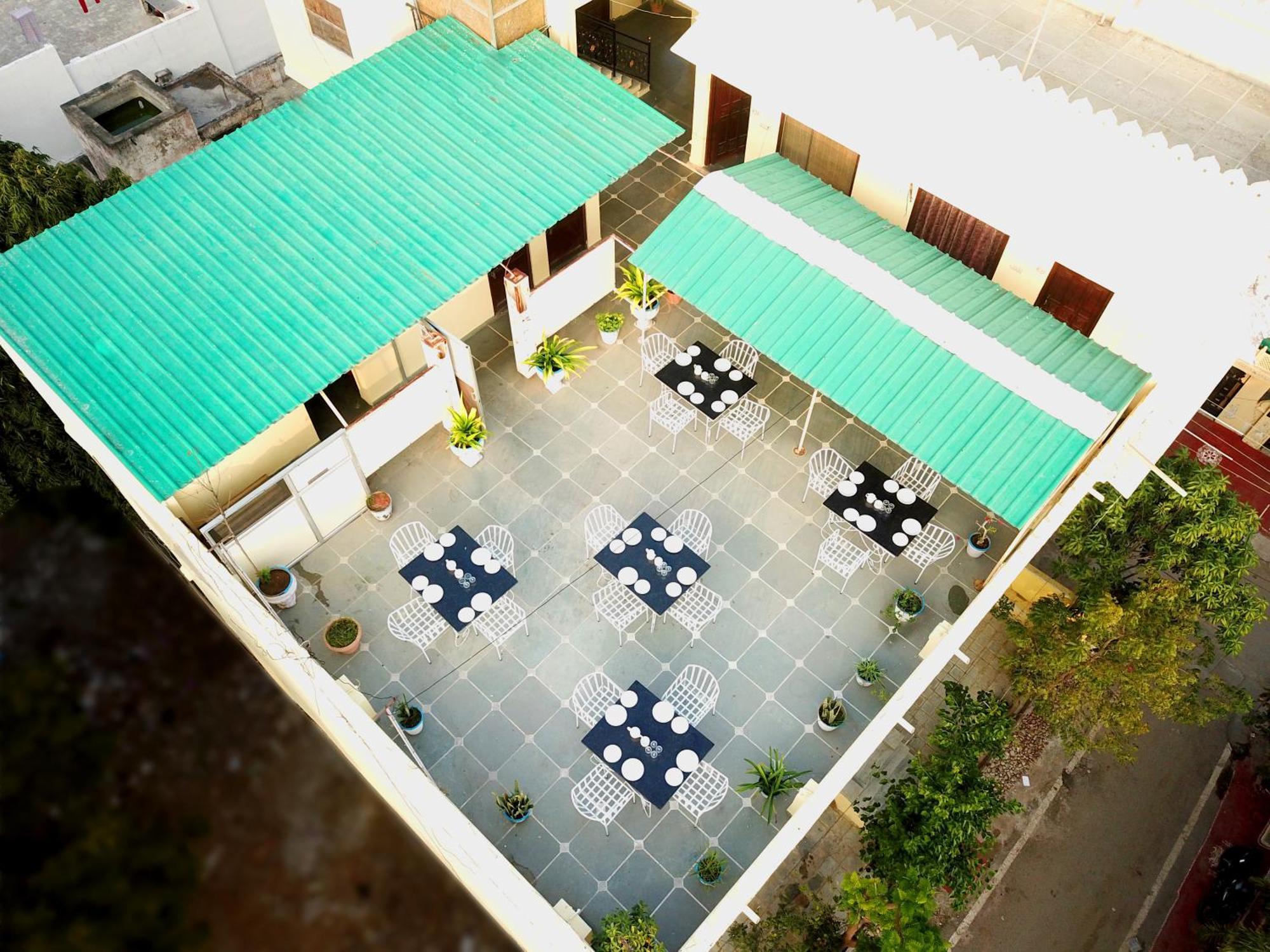 The Kesar Niwas Hotel Udaipur Bagian luar foto